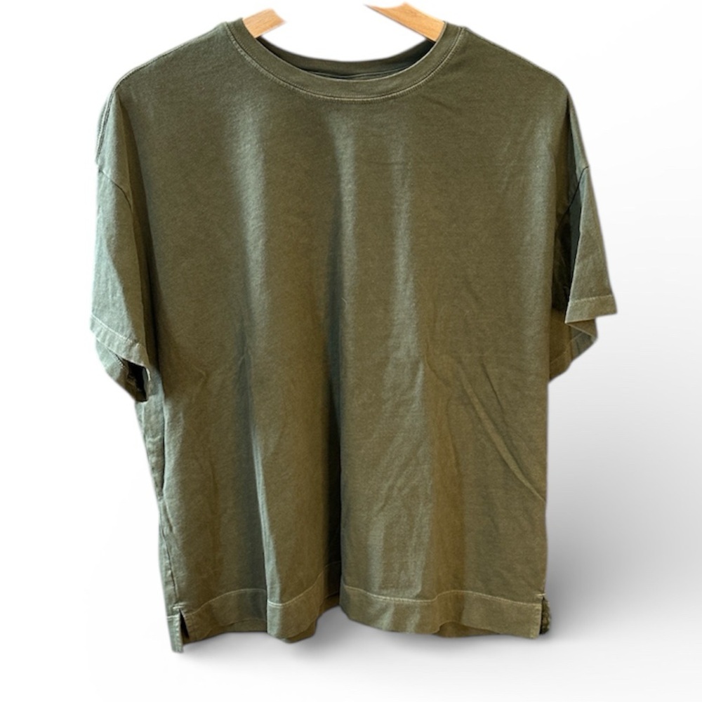 Old Navy Olive Tee size large